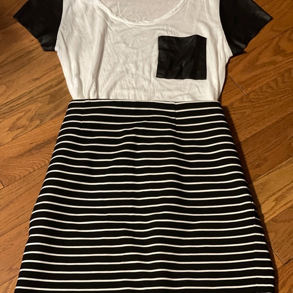 💣🧨3 for $30💣🧨 Faux Leather Sleeve Tee - Picture 3 of 4